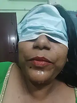 tamilponnusilk live cam on StripChat