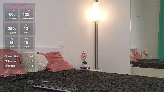 zaya_zaya webcam