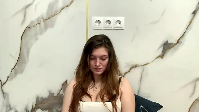 Dellya_Cute live cam on StripChat