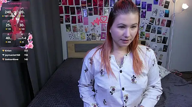 ulya1smitt live cam on StripChat
