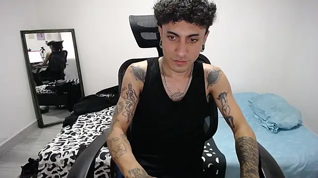 present_the_magic live cam on StripChat