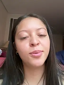 Clara_Belle webcam