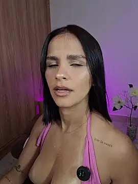 heyshaa live cam on StripChat