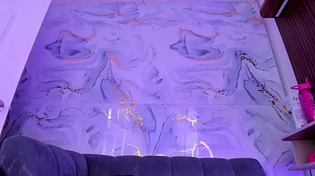 CarolineFyre webcam