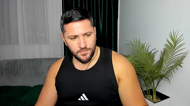 Gold_Alpha_Boy webcam