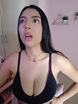 Julie_Bennet webcam