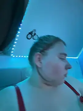 sassi_babe (G teen) - 15 min brüste zeigen ohne bh