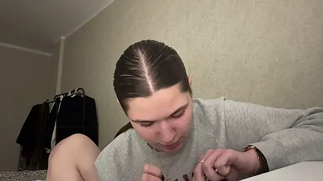 iraidaferdico (F teen) - lift the jacket