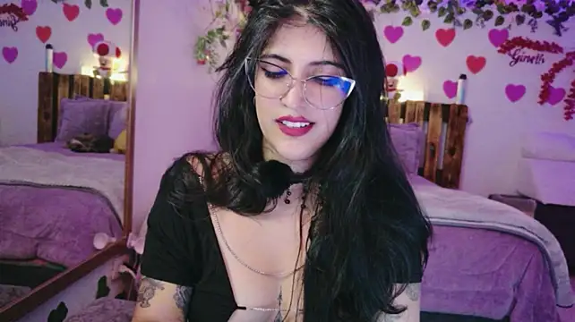 azaharjaan (F young) - Show boobs