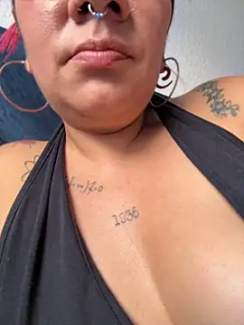 JulianaDiiaz live cam preview