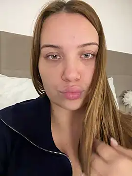 KilianaNoir live cam preview