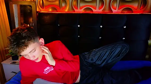 cruz_dante (M young) - masturbate for 1 minute