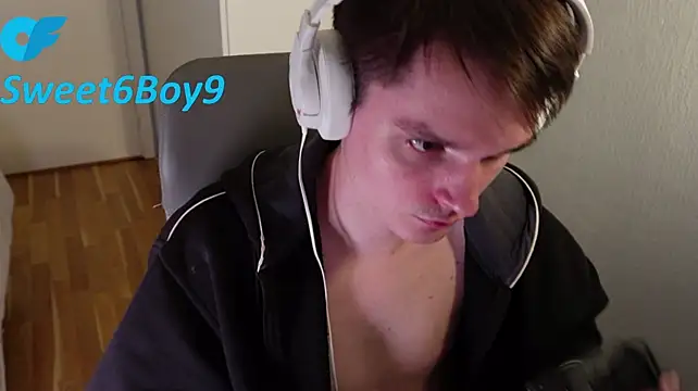 Sweet6Boy9 webcam