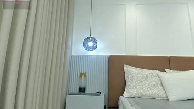 CharlotteDupontt webcam