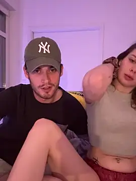 Chaos_and_cream webcam