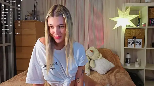 AdelaNovela webcam