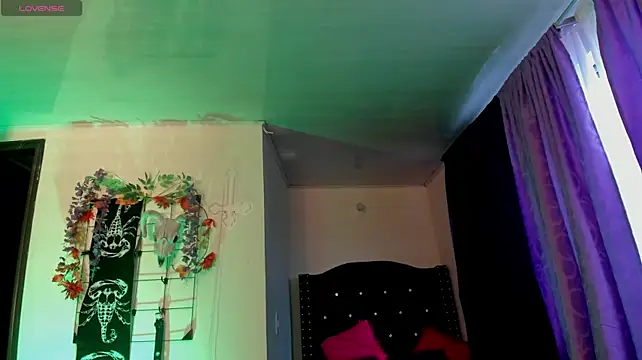 Midory_6 live cam on StripChat