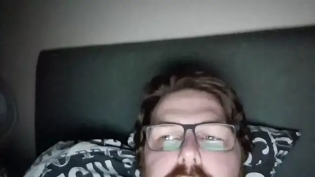 Benwest1905 live cam on StripChat