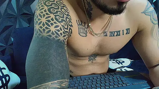 NicoLegend live cam on StripChat