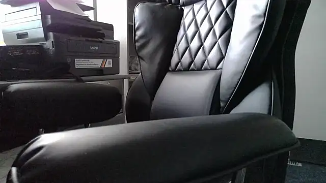 TrevorSteele webcam