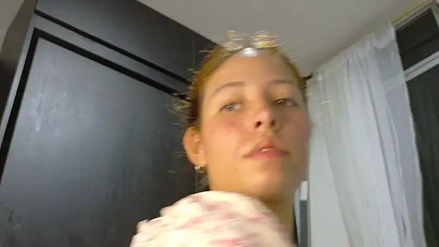 Miranda-cambell live sex cam