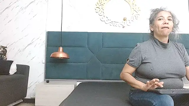 chanel_grant webcam