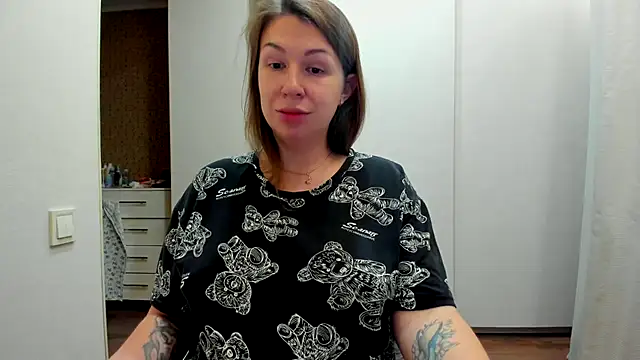 PregnantEva webcam