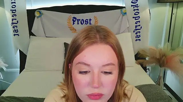 Lola_Blush webcam