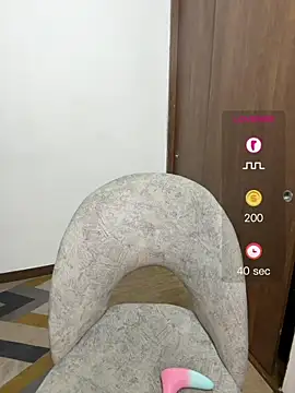 Kiki_11 webcam