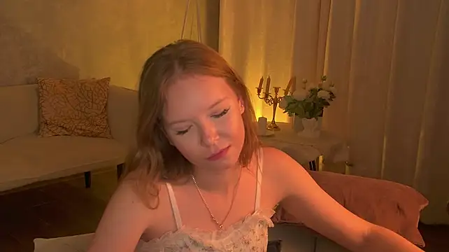 mavli_haririi (F teen) - Show the belly button piercing