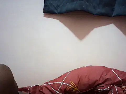 LustySil webcam