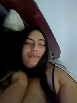 xandra252 live cam on StripChat