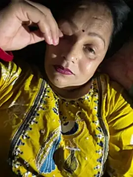 Anshika_Arya live cam on StripChat