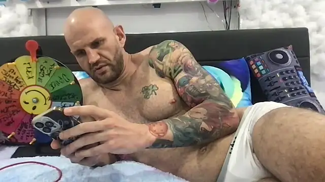 brianomally webcam