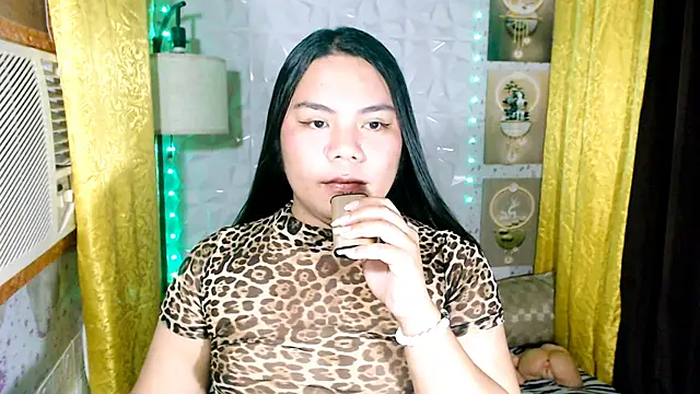 TSbrianaHugeCock webcam