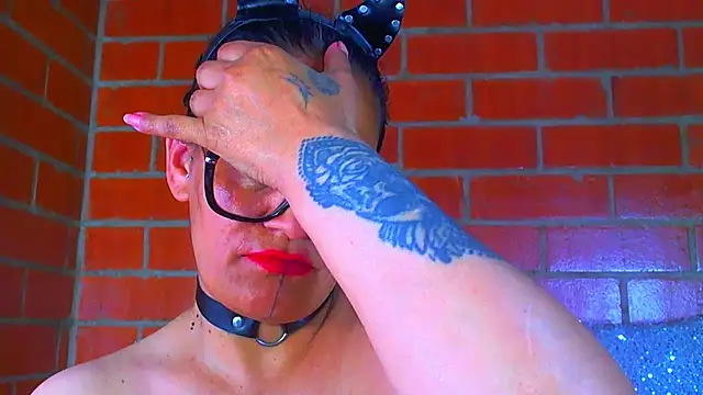 Taylor-hardcore live cam on StripChat