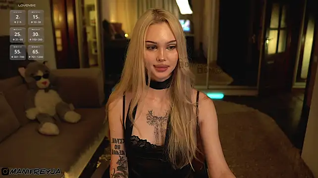 ManiFreyja live cam preview