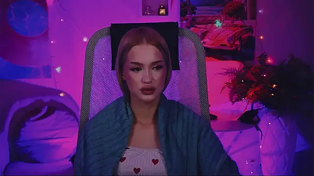 AngelaHolmes