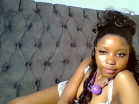 Queen_Aura20
