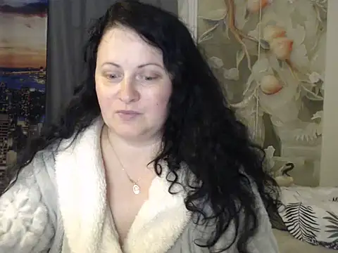 Lillian2 live cam preview