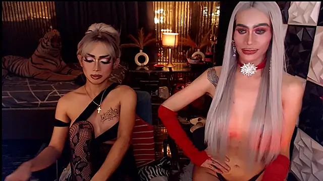 MonstrousCockDiva webcam