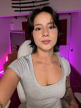 Ale_Lewis live cam on StripChat