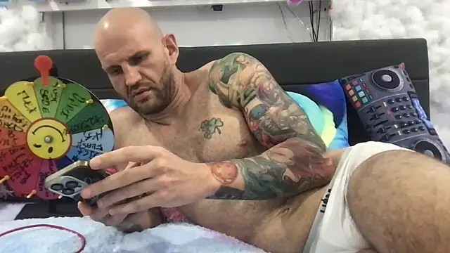 brianomally webcam