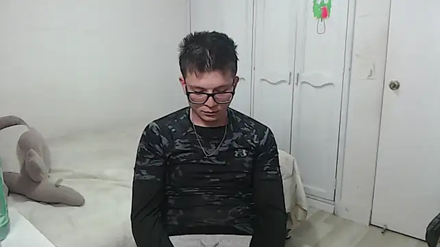 MathewCollin live cam on StripChat