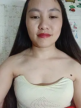 Cherry-squirtt live cam on StripChat