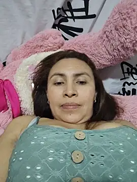 hernale20 live cam on StripChat