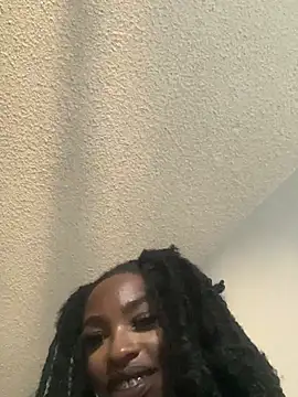 PrincessRayari webcam