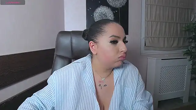 BustyAllyy webcam