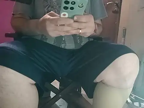 BabyBearMilk webcam