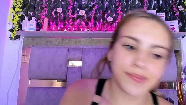 Natasha-Adams webcam